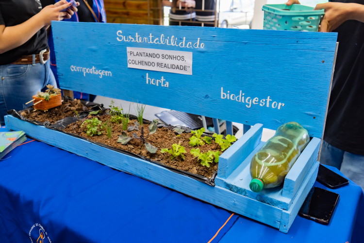 Feira mostra a alunos do ensino fundamental os benefícios da educação profissional
