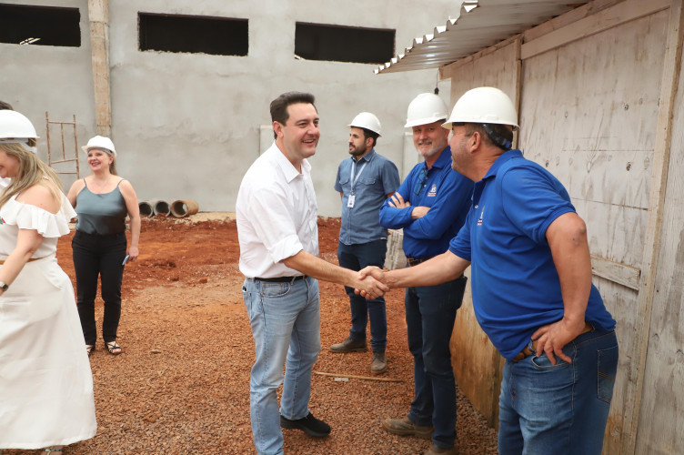 Governador vistoria obra da nova escola estadual de Cascavel, no Jardim Riviera