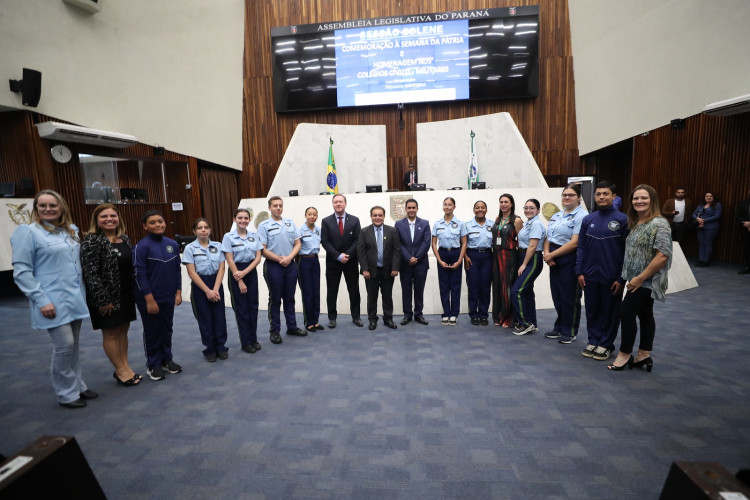 Programa estadual dos colégios cívico-militares é homenageado na Assembleia Legislativa