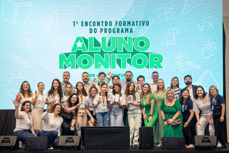 Aluno Monitor: celulares e protagonismo marcam abertura de evento em Foz do Iguaçu