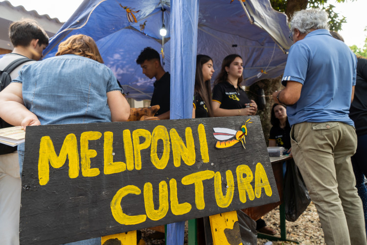 27ª Feira do Colégio Agrícola CEEP Manoel Moreira Pena, de Foz do Iguaçu, evidencia capacitação dos alunos em técnicas agrícolas e tecnologias sustentáveis