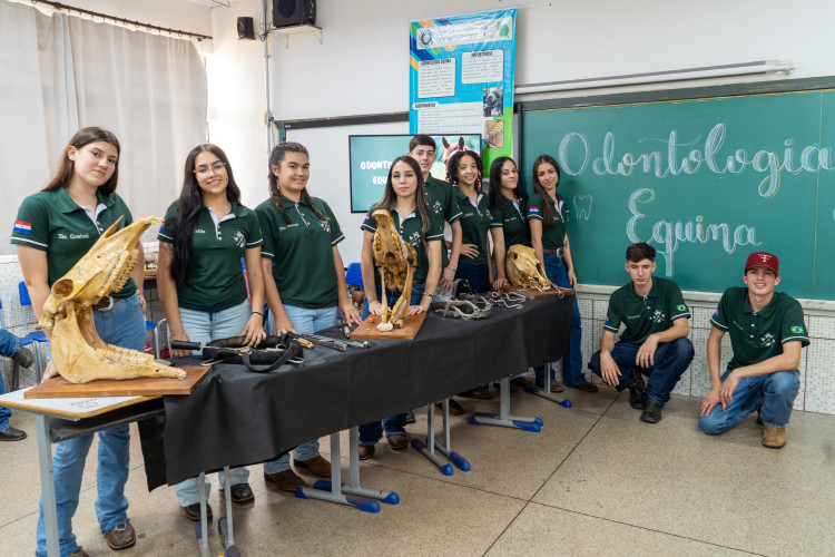 27ª Feira do Colégio Agrícola CEEP Manoel Moreira Pena, de Foz do Iguaçu, evidencia capacitação dos alunos em técnicas agrícolas e tecnologias sustentáveis