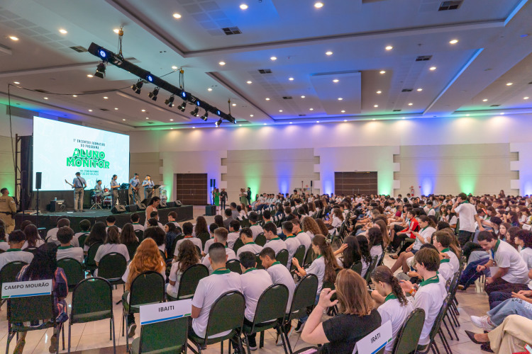 Aluno Monitor: celulares e protagonismo marcam abertura de evento em Foz do Iguaçu