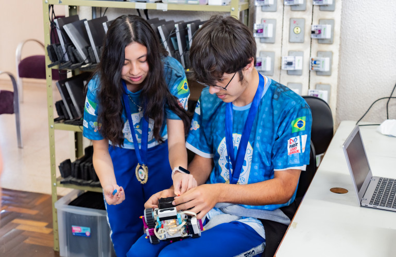 Competições de robótica impulsionam talentos do Paraná para cenário nacional