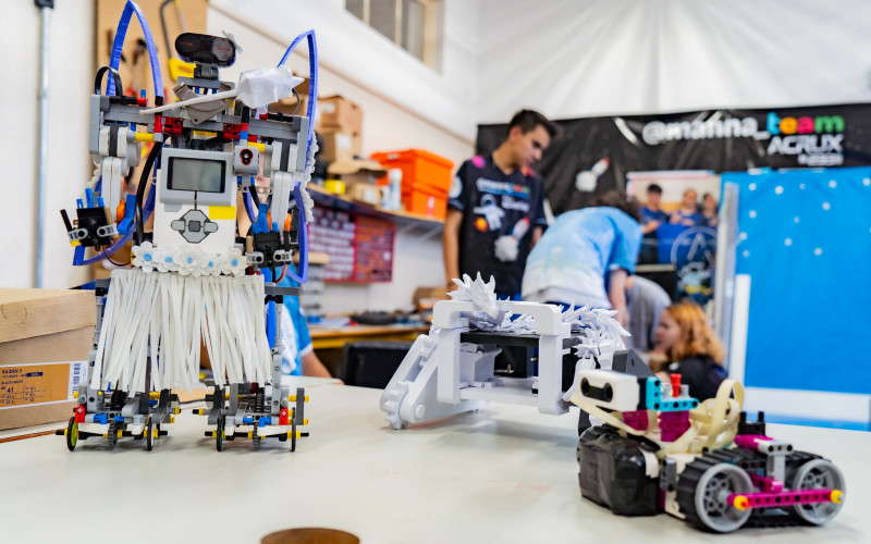 Competições de robótica impulsionam talentos do Paraná para cenário nacional