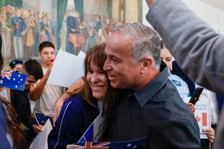 Governador Carlos Massa Ratinho Junior recebe  alunos do Ganhando o Mundo