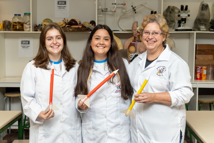 Colégio estadual em Curitiba é exemplo da educação científica que transcende a sala de aula