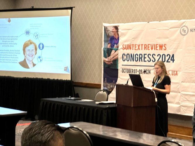 Assessora do CEE/PR faz palestra sobre Educação Popular em Congresso Mundial nos EUA