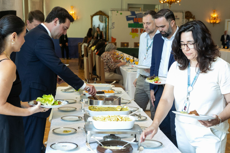Melhor merenda do Paraná é de Prudentópolis: charuto de arroz cozido em caldo de feijão