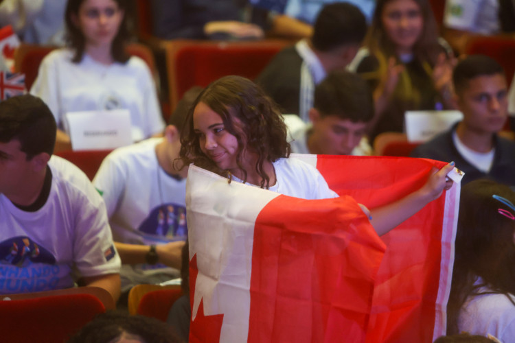 Ganhando o Mundo: 1,3 mil alunos passam pela preparação final antes do intercâmbio