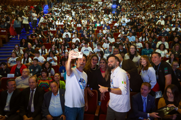 Ganhando o Mundo: 1,3 mil alunos passam pela preparação final antes do intercâmbio