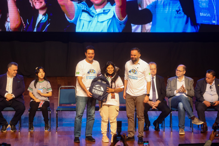 Ganhando o Mundo: 1,3 mil alunos passam pela preparação final antes do intercâmbio