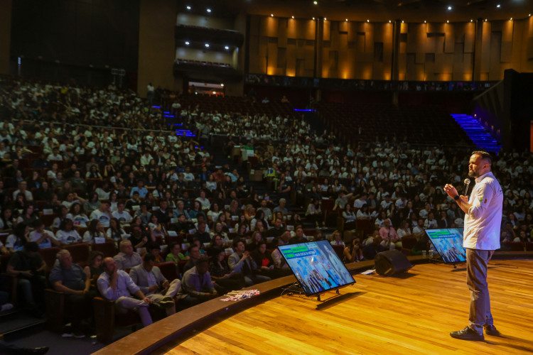 Ganhando o Mundo: 1,3 mil alunos passam pela preparação final antes do intercâmbio