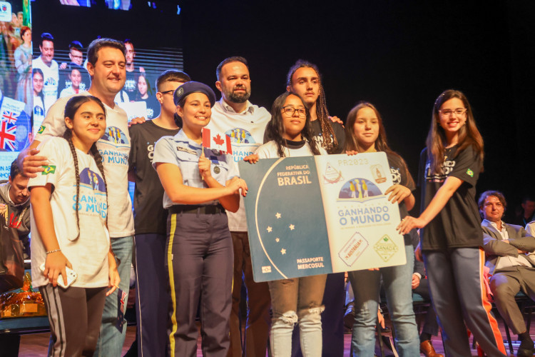 Ganhando o Mundo: 1,3 mil alunos passam pela preparação final antes do intercâmbio