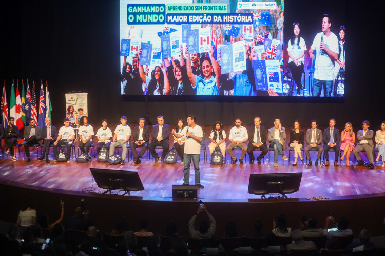Ganhando o Mundo: 1,3 mil alunos passam pela preparação final antes do intercâmbio