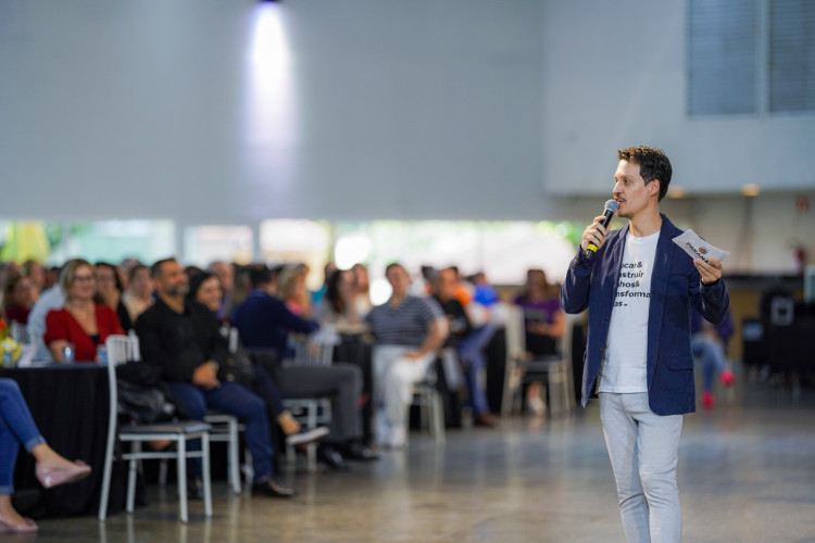 Paraná consolida liderança na educação com investimentos e projetos inovadores em 2024