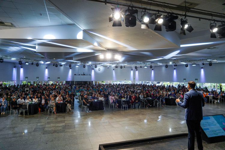 Paraná consolida liderança na educação com investimentos e projetos inovadores em 2024