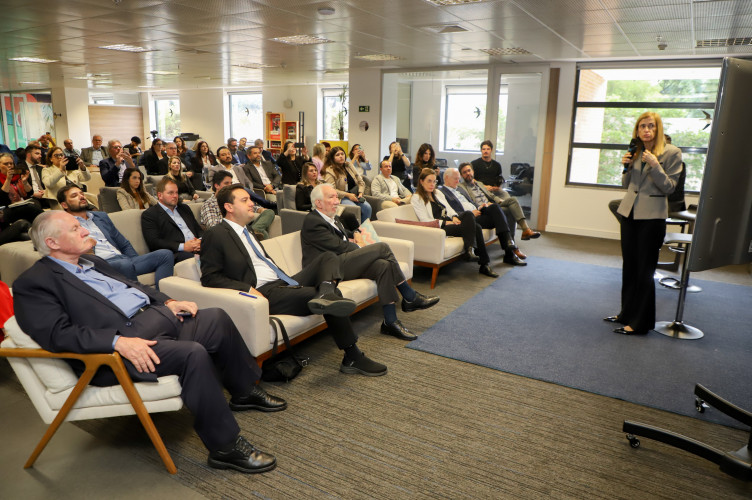 Ratinho Junior destaca conquistas da educação em evento da Gazeta do Povo