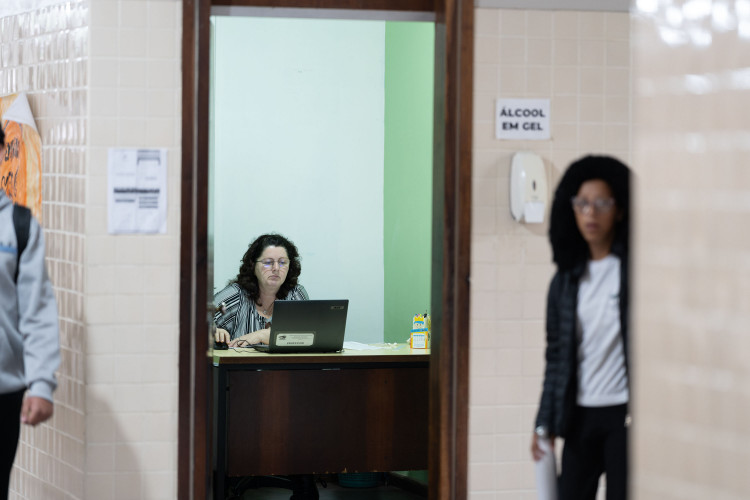 Educação abre inscrições para PSS de assistentes administrativos e serviços gerais