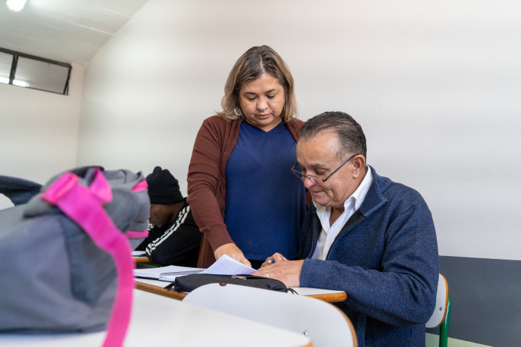 Alfabetiza Paraná lança chamamento público para interessados em atuar como alfabetizadores em todo o Estado