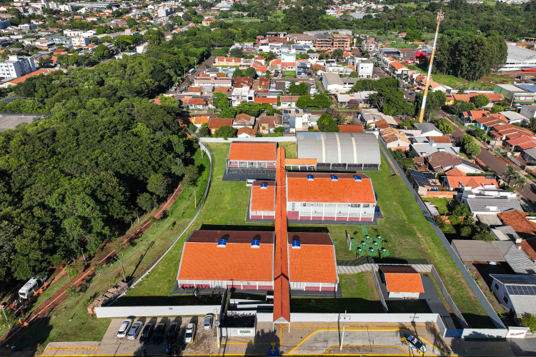 Governador inaugura sede própria e mais moderna de colégio em Toledo
