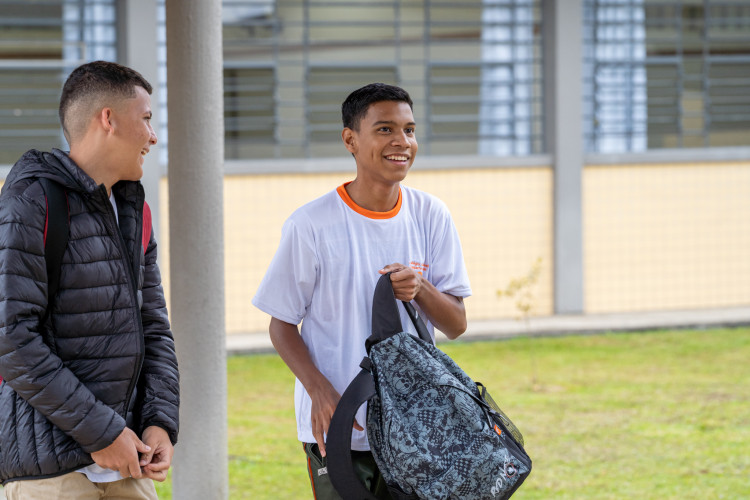 Volta às aulas na rede estadual é marcada pela entrega dos novos kits escolares e cursos técnicos