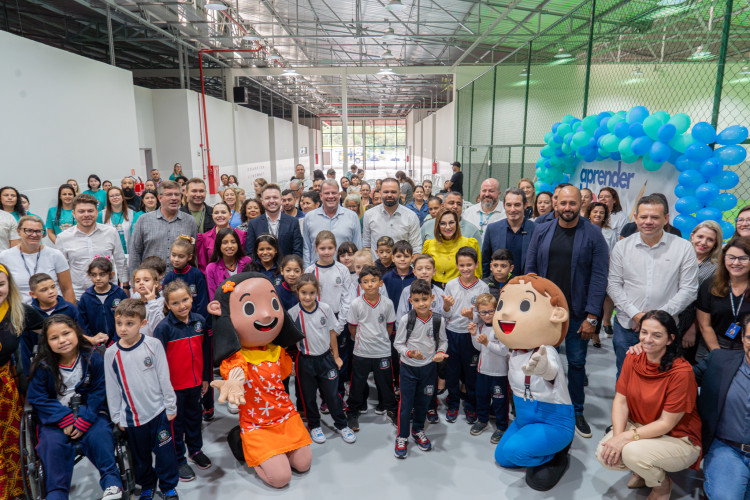Volta às aulas na rede estadual é marcada pela entrega dos novos kits escolares e cursos técnicos