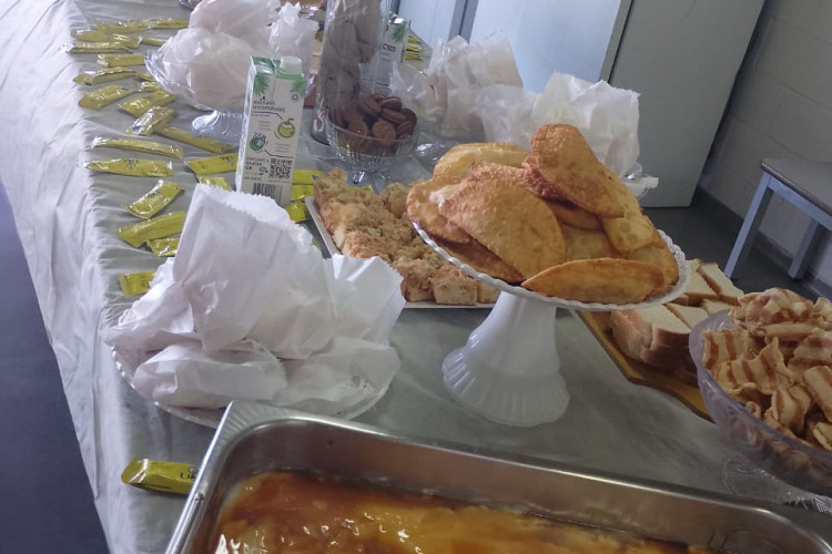 Vai um café com o diretor? Estratégias de escolas estaduais estão diminuindo evasão