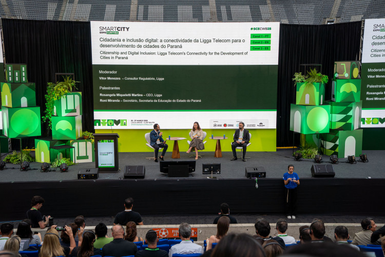 Conectividade e IA nas escolas do Paraná são destaques no Smart City Expo