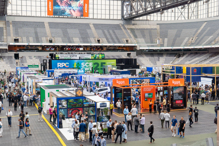 Conectividade e IA nas escolas do Paraná são destaques no Smart City Expo