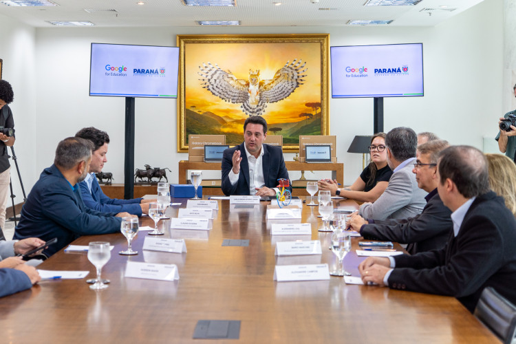 Paraná firma parceria inédita com Google para ampliar Inteligência Artificial na Educação