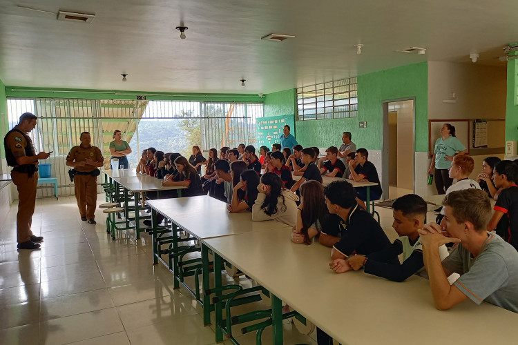 Equidade racial: 23 escolas recebem o Selo ERER Enedina Alves Marques do Governo