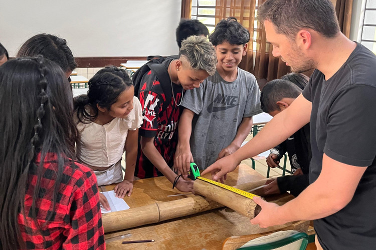 Após aulas de Robótica, alunos de escola indígena encontram solução sustentável com bambu