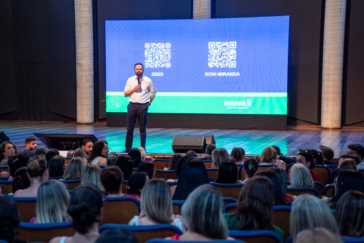 Secretário de apresenta