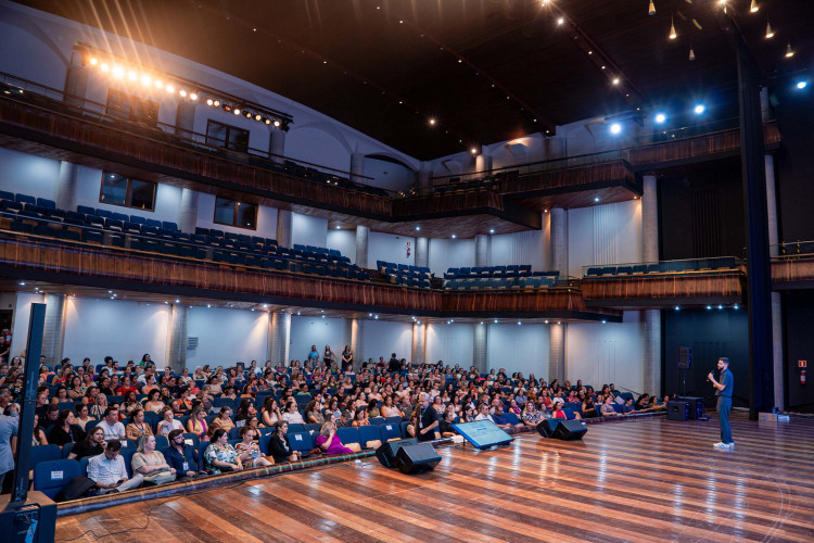 Palestrante se apresenta