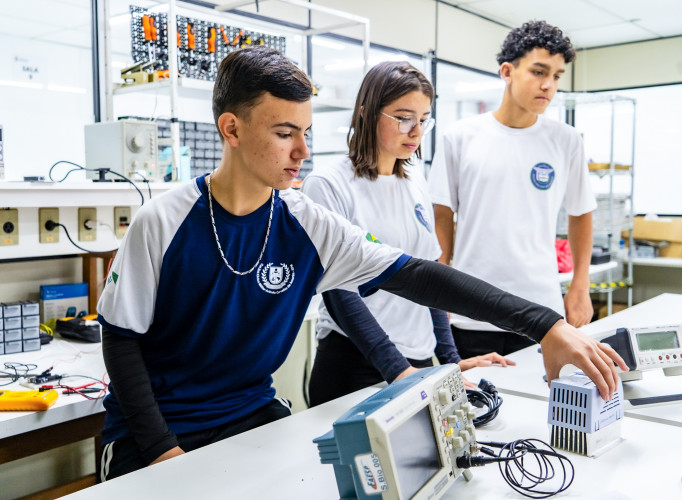 Novo recorde: rede estadual tem 50 mil novos alunos na Educação Profissional em 2025