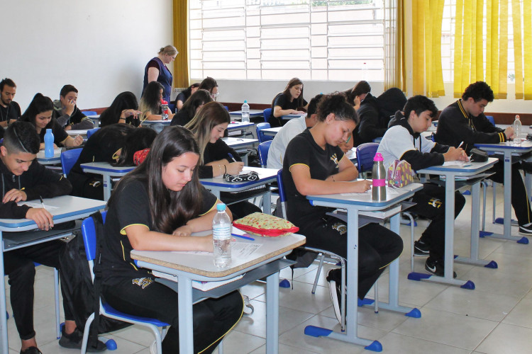 Estudantes já podem pedir isenção da taxa de inscrição para o Enem 2025