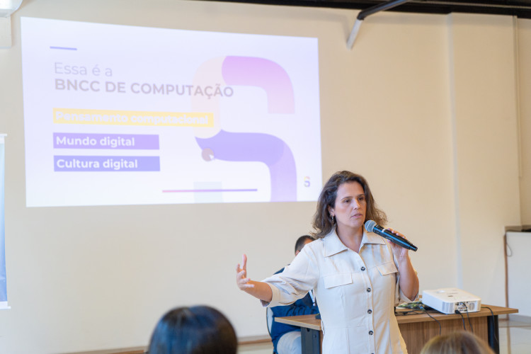 Evento de formação reúne técnicos pedagógicos para aprimorar o ensino de Programação no Estado