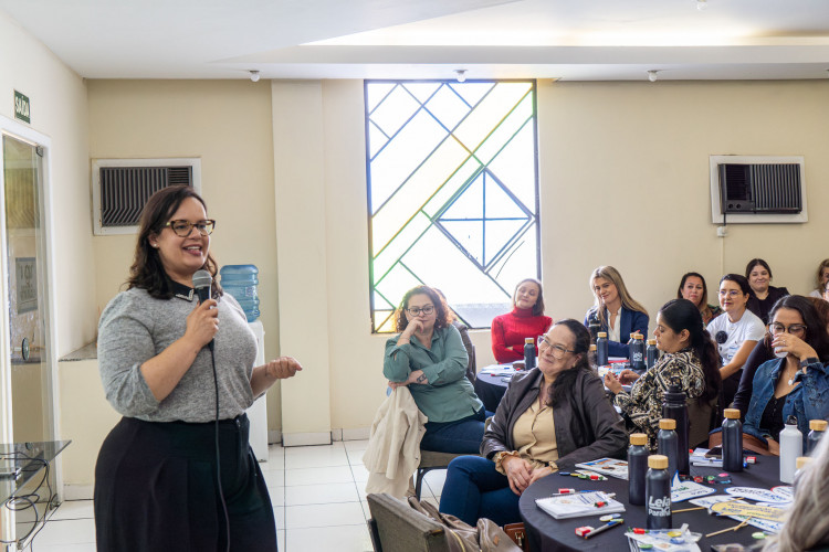 Paraná forma embaixadores para expandir uso de ferramentas digitais na rede de educação