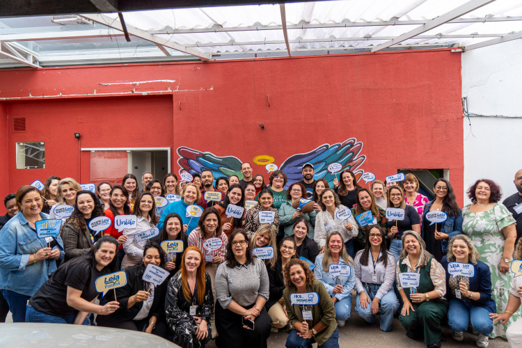 Paraná forma embaixadores para expandir uso de ferramentas digitais na rede de educação