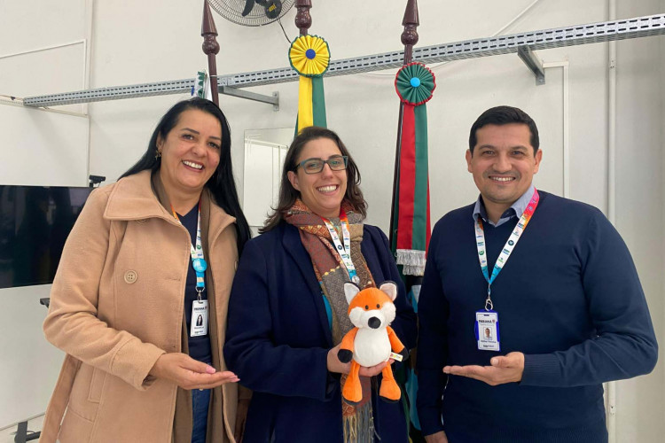 Com mascote e embaixadores, professores impulsionam uso de recursos digitais no Paraná