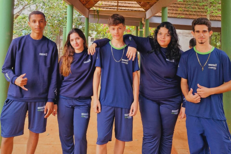 Colégios do programa Parceiro da Escola começam a receber uniformes