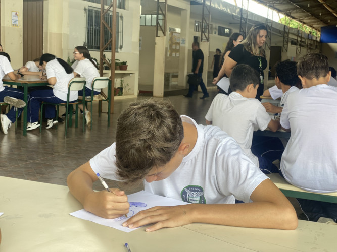 Combate ao bullying: alunos de colégio estadual criam música e videoclipe para conscientização