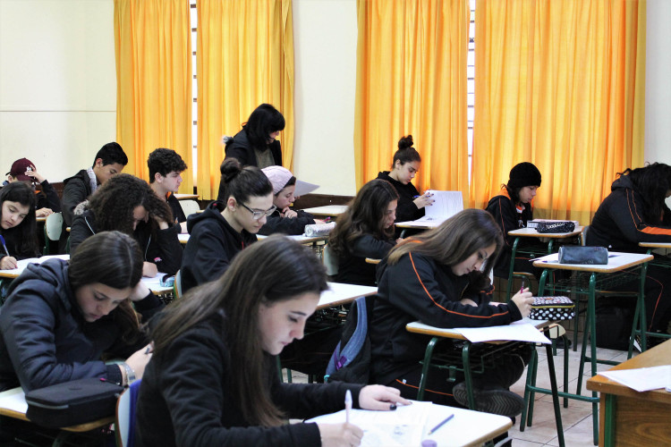 Prazo para solicitar isenção da taxa de inscrição do Enem 2025 termina nesta sexta-feira