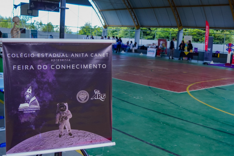 Feira do Conhecimento amplia horizontes de alunos de colégio estadual na RMC