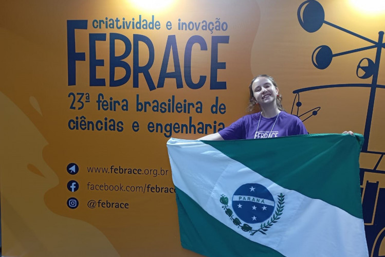 Ajuda ao bisavô: aluna de escola estadual é premiada na maior feira de ciências do Brasil