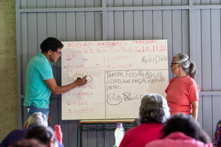 Alfabetiza Paraná: inscrições são prorrogadas até 25 de maio em todo Estado