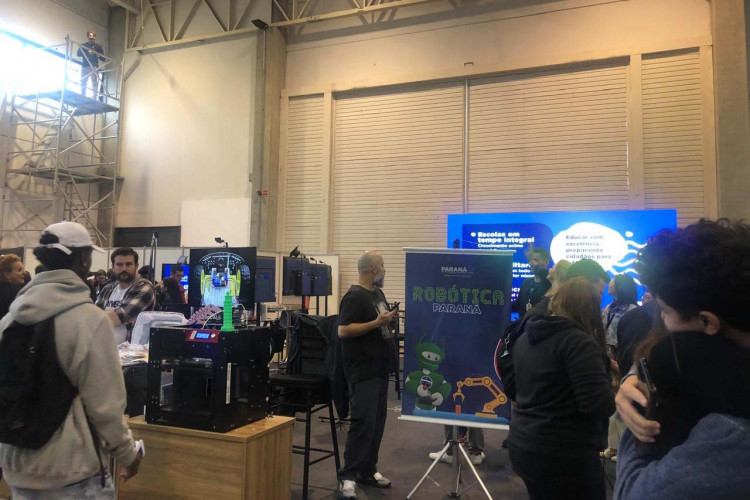 Estudantes da rede estadual descobrem oportunidades na feira de cursos da UFPR