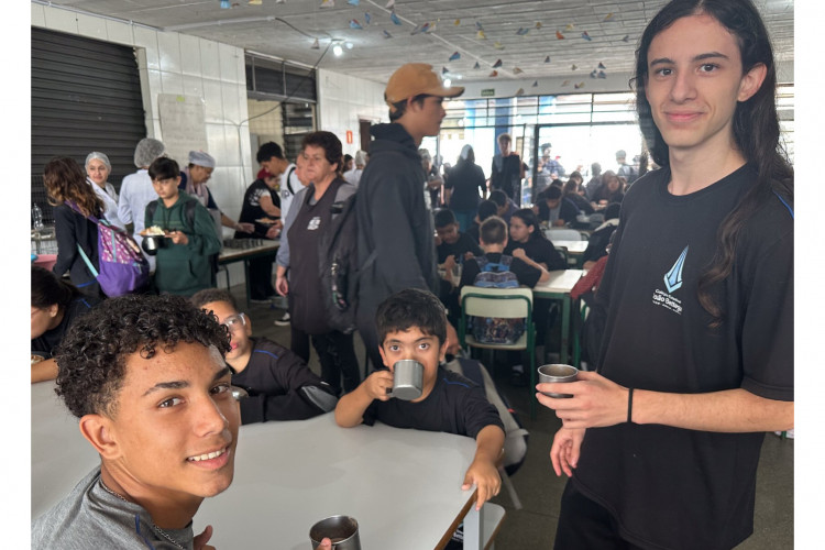 Polpas de frutas nativas enriquecem a merenda nas escolas estaduais do Paraná