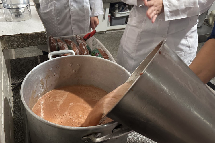 Polpas de frutas nativas enriquecem a merenda nas escolas estaduais do Paraná